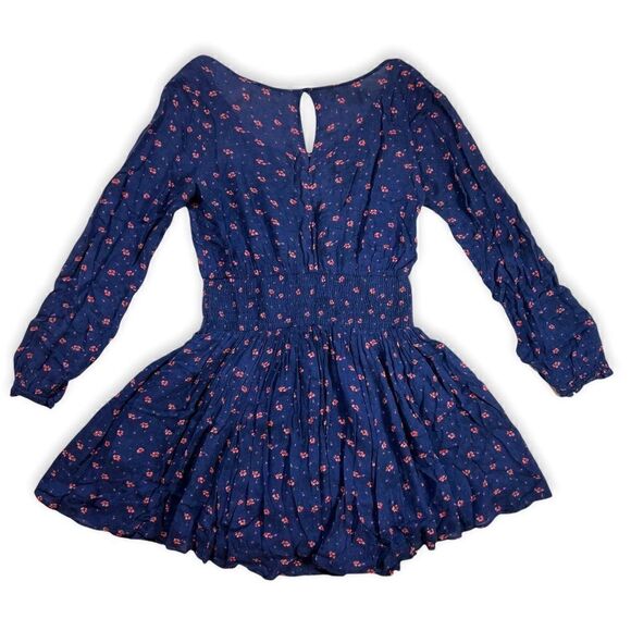 👗 UO Kimchi Blue Isabella Smocked Mini Floral Dress Navy Blue M - Picture 4 of 8
